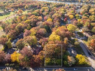 16XX Maplewood Dr, Rockford, IL 61107