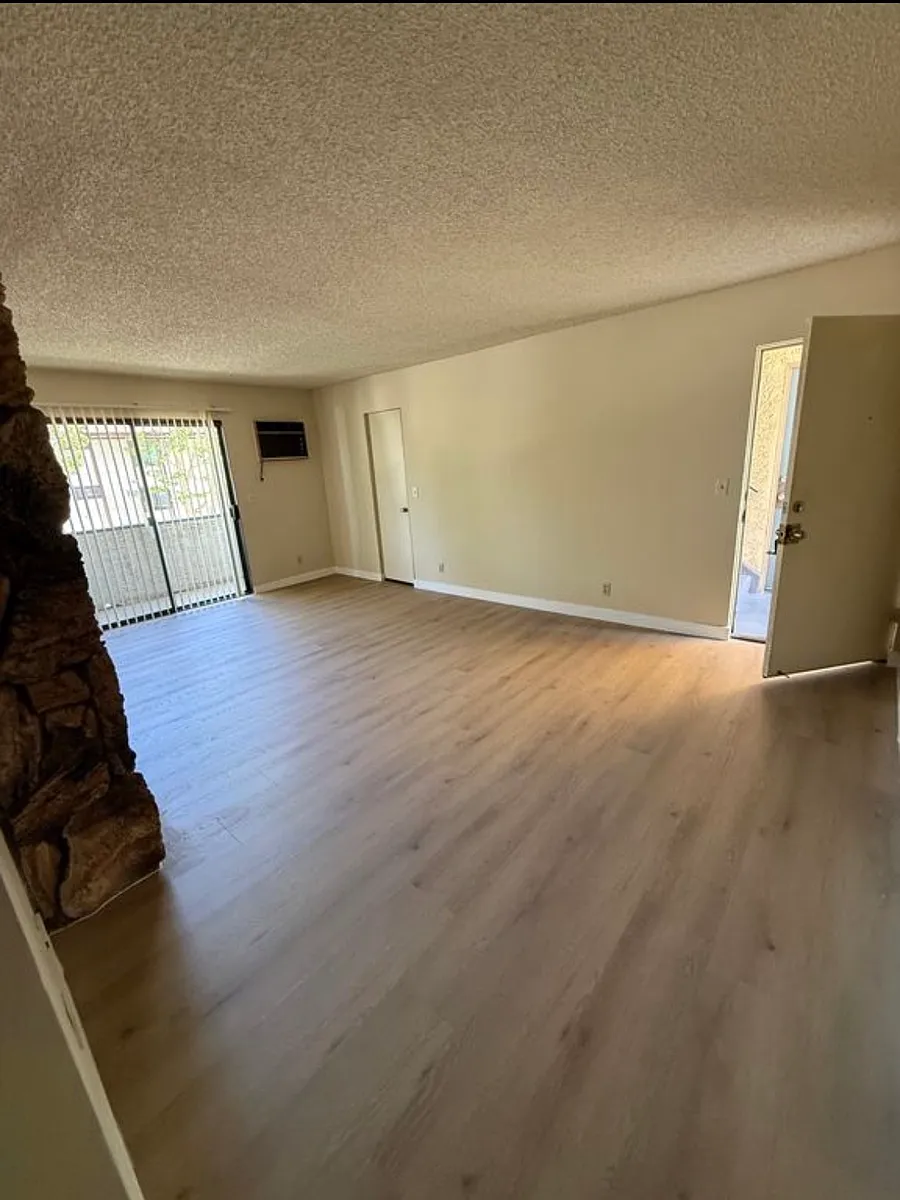 Building Photo - 11575 Moorpark St