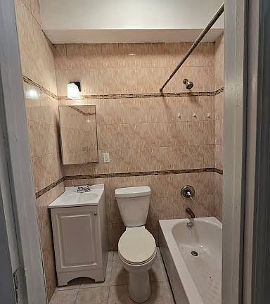 4th image of 216 Stanhope St APT 2L