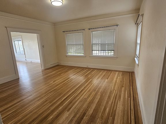 5th image of 1400 Lakeshore Ave #2