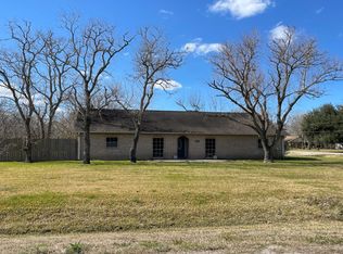 325 County Road 893, Angleton, TX 77515