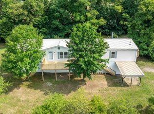 593 Bowlby Rd, Maidsville, WV 26541