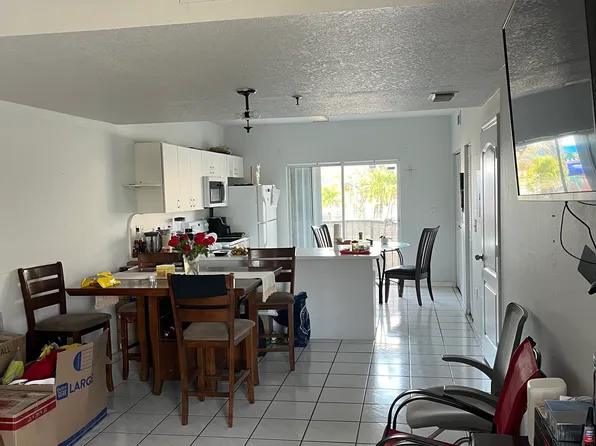 8380 NW 103rd St, Hialeah, FL