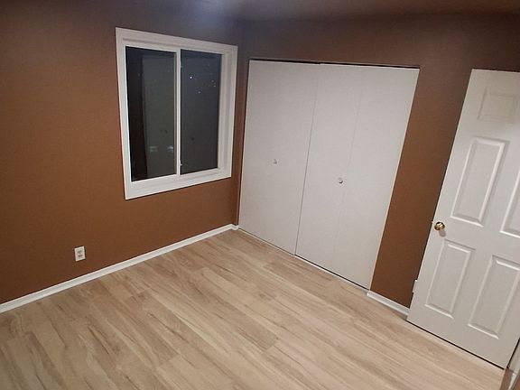 3rd image of 111 Hilltop Ct #D