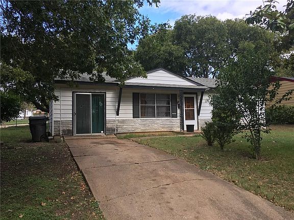2nd image of 2307 Wolcott Dr