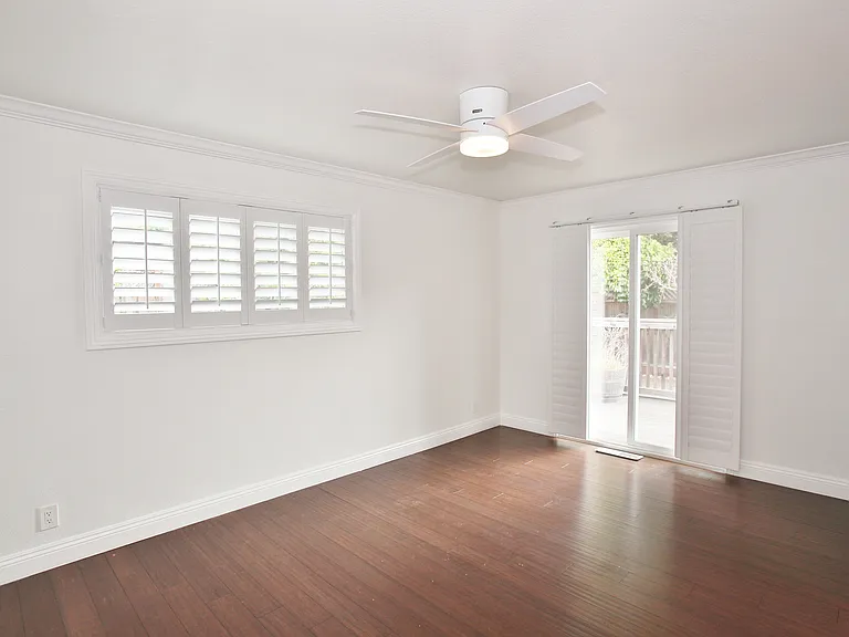 21126 Ashfield Ave — Photo 16