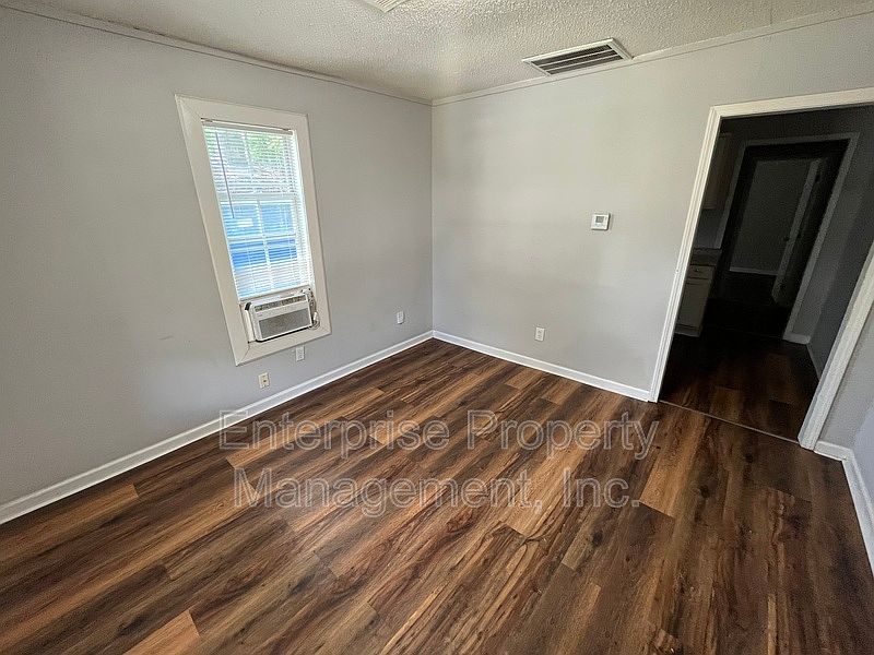 2nd image of 677 Buntyn St #2