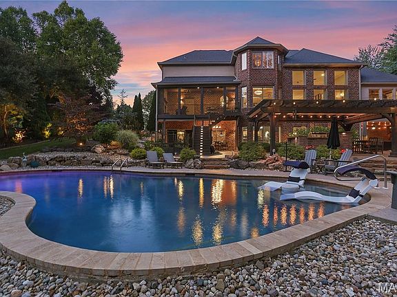 4th image of 1116 Far Oaks Dr
