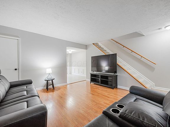 5th image of 614 Dlyn St Unit H-14