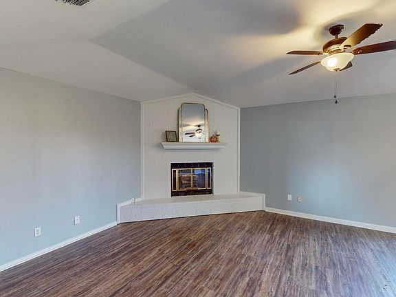 5th image of 1109 Amanda St