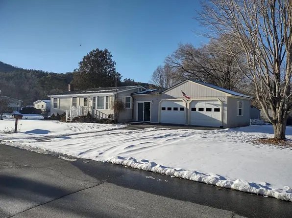 169 Caron Cir, South Royalton, VT 05068