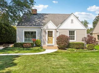 7445 N Lombardy Rd, Fox Pt, WI 53217