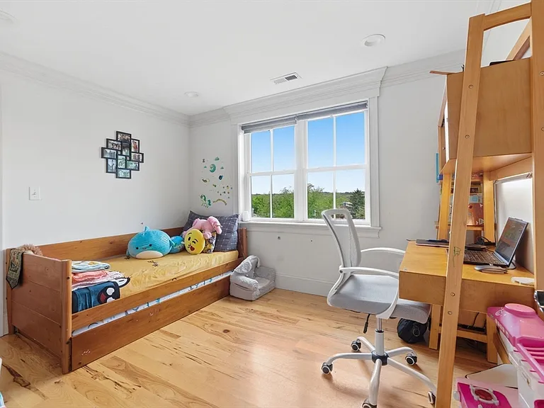 44 Evergreen St #3 — Photo 11