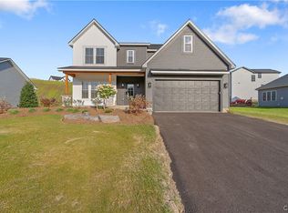 1957 N Ridge Dr, Chittenango, NY 13037