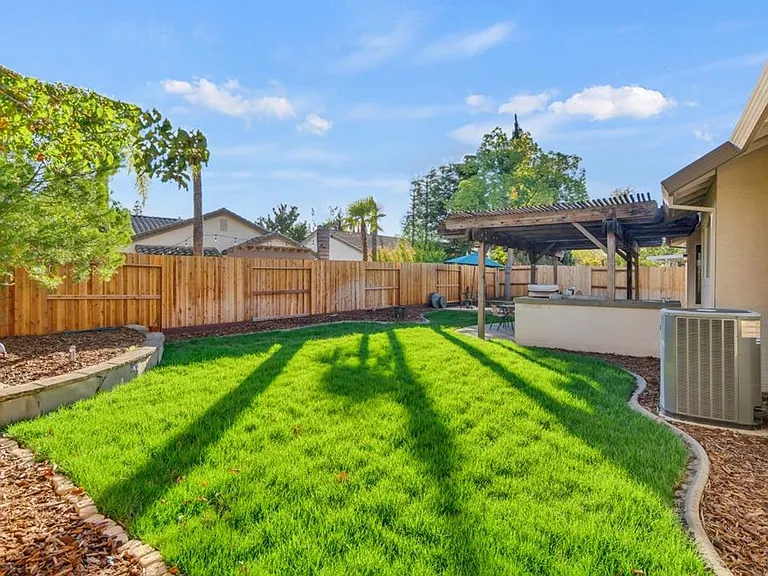 1281 Lorden Ct — Photo 44