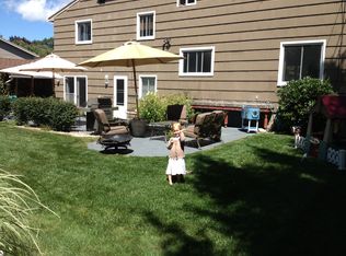 64 Woodhaven Dr, Rochester, NY 14625