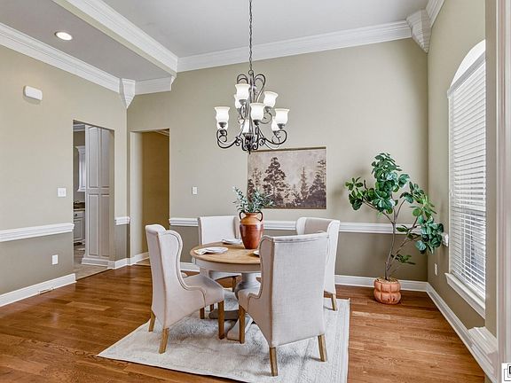 2nd image of 436 E Frenchmans Bend Rd