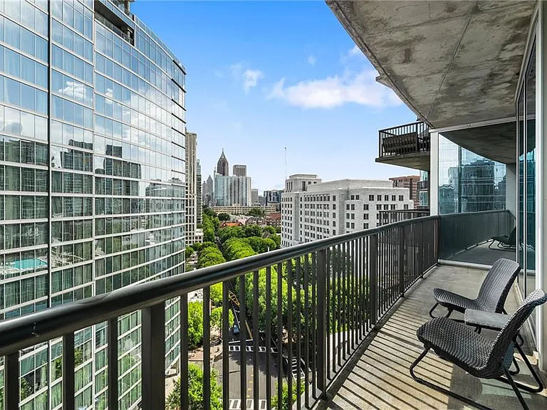 1080 Peachtree St NE #1306 — Photo 11