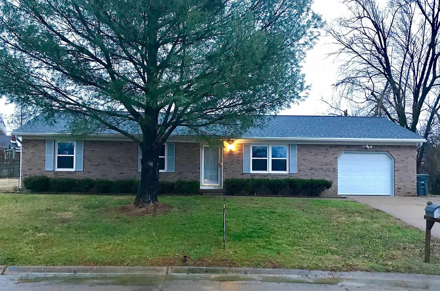 3707 Willow Bend Dr photo 1