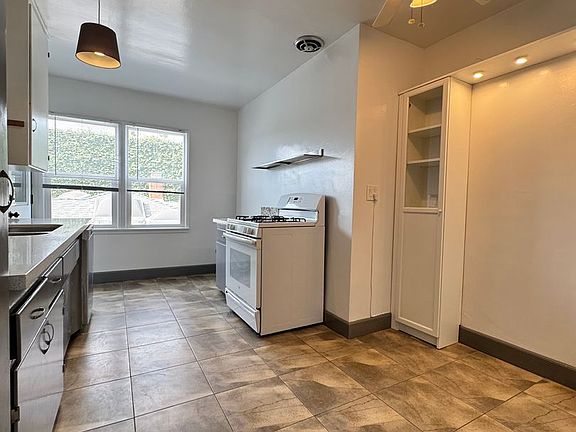 3rd image of 12556 Washington Blvd #6