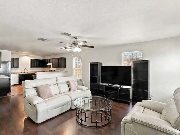 2nd image of 3443 Brahma Dr