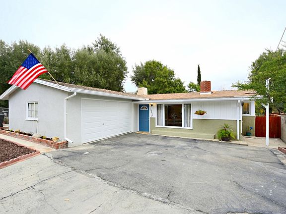 2nd image of 10636 Vanora Dr