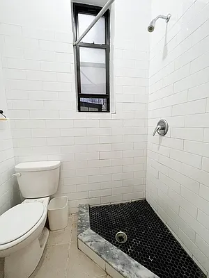 Rented by Avenues Real Estate | media 17