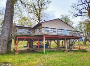 302 Edgewater Beach Rd, Burlington, IA 52601