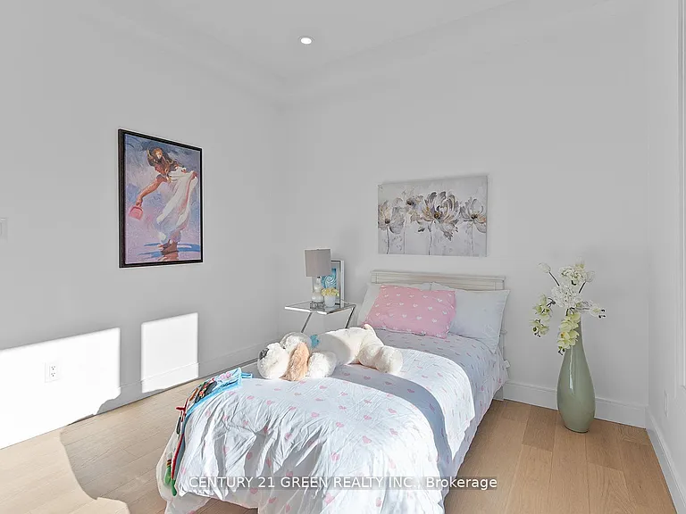 67 Bexhill Ave #MAIN 2ND FLOOR — Photo 28