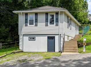 601 Midway Dr, Pittsburgh, PA 15215