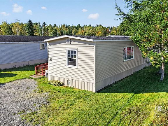 4th image of 60 Midway Dr