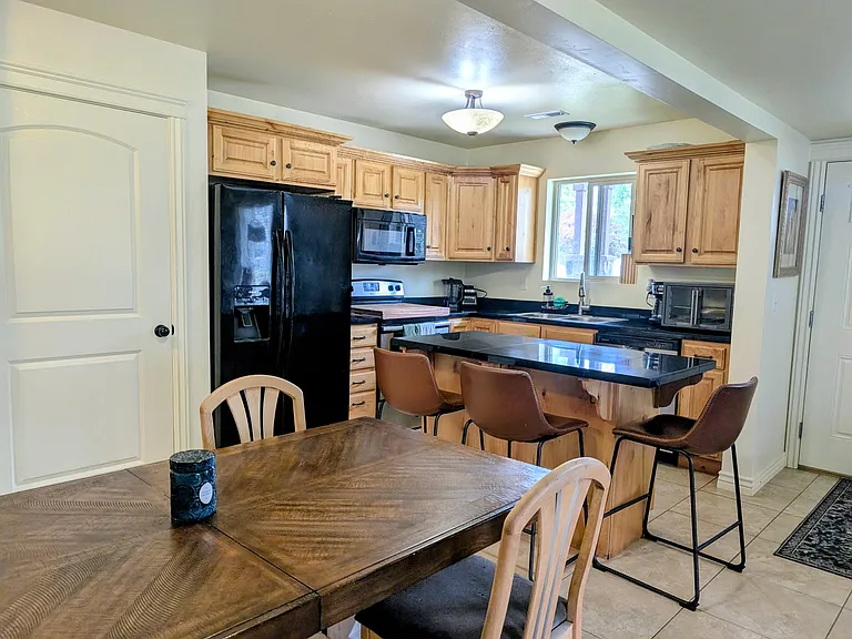 1157 N 400 W — Photo 5