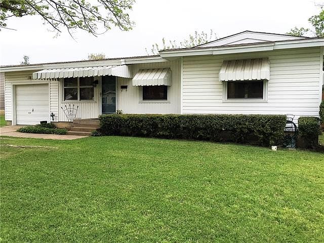 1st image of 1106 Huddleston Dr