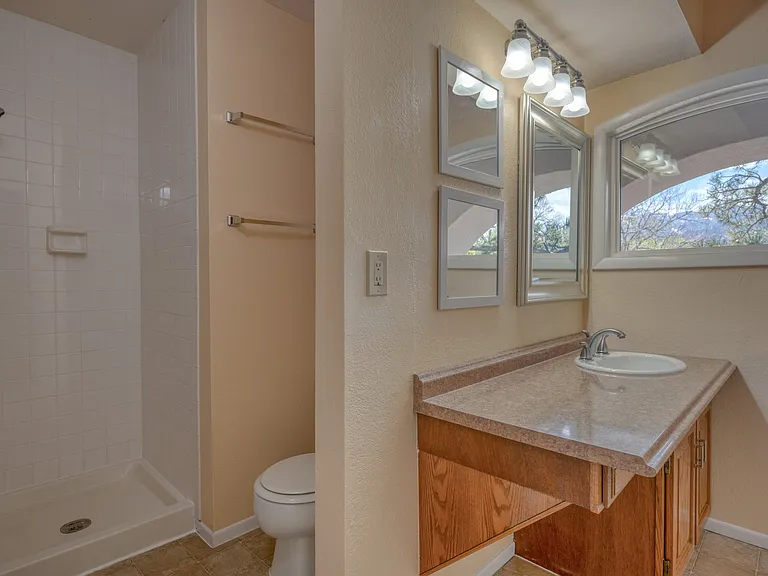 134 Creekside Ln — Photo 30
