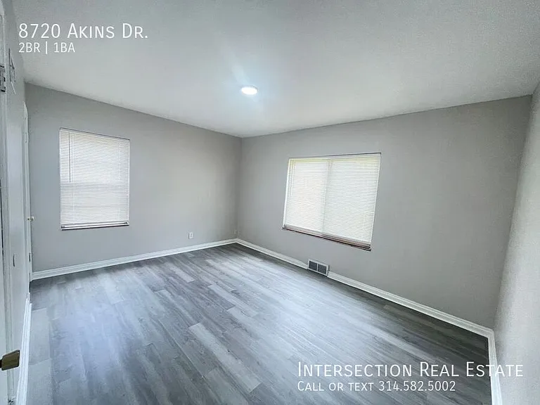 8720 Akins Dr — Photo 9