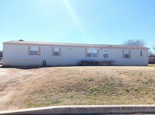 1309 11th St, Floresville, TX 78114