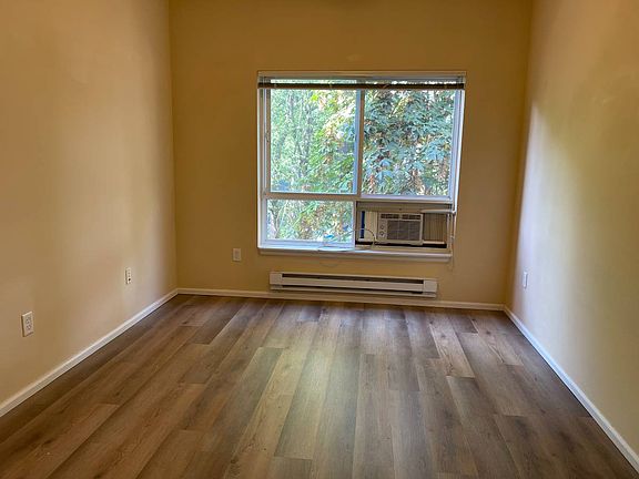 4th image of 12338 NE 7th Pl #100