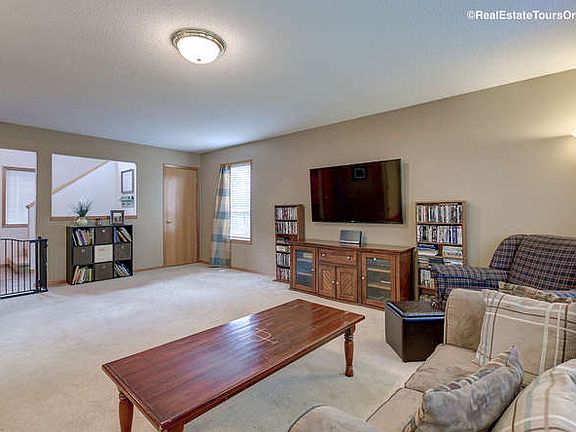 2nd image of 18405 NE Garden Dr