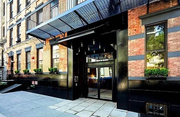 Rented by Compass | media 21