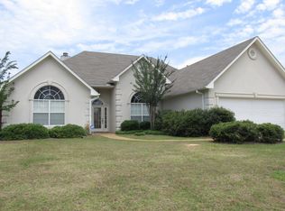 201 Apple Blossom Cir, Brandon, MS 39047