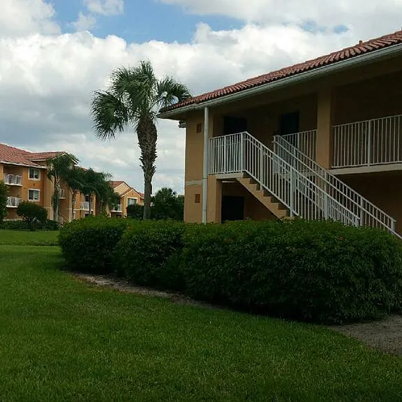 141 SW Palm Dr #202 — Photo 2