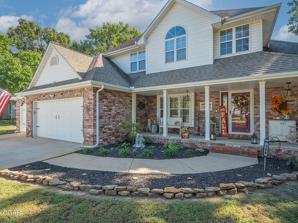 1st image of 104 Iron Tree Dr