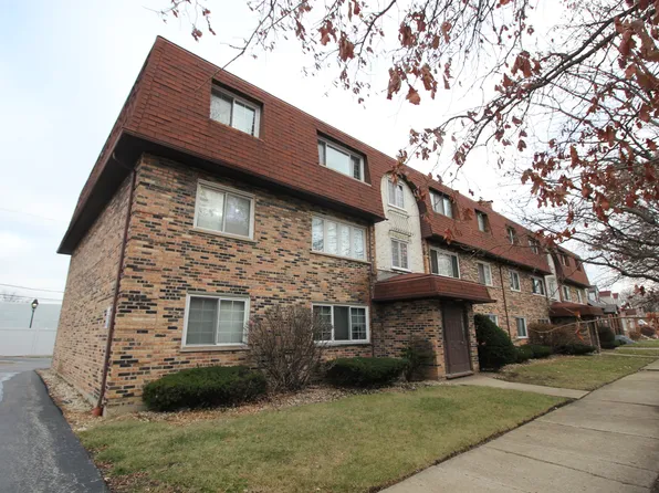 3938 W 104th St APT 1C, Chicago, IL 60655
