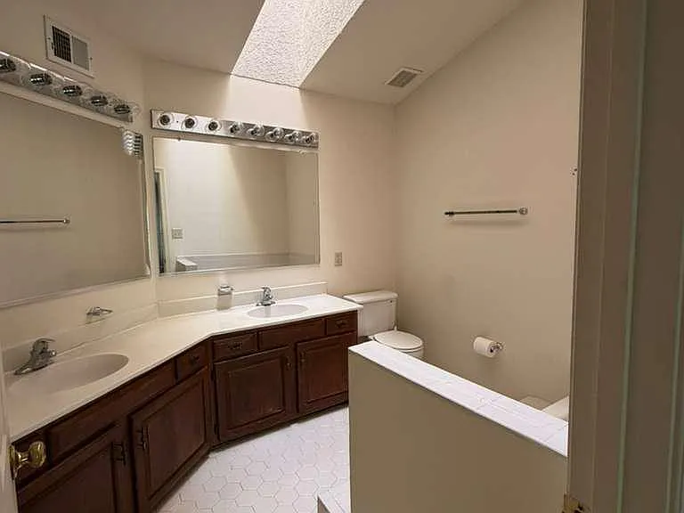 5976 Norham Dr — Photo 18