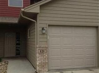 121 Emmett Trl, Harrisburg, SD 57032