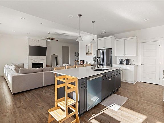 5th image of 4203 Barbera St