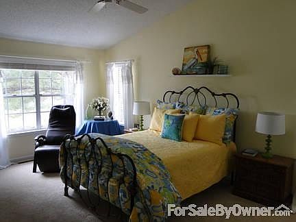 4th image of 4887 Parthenon Dr
