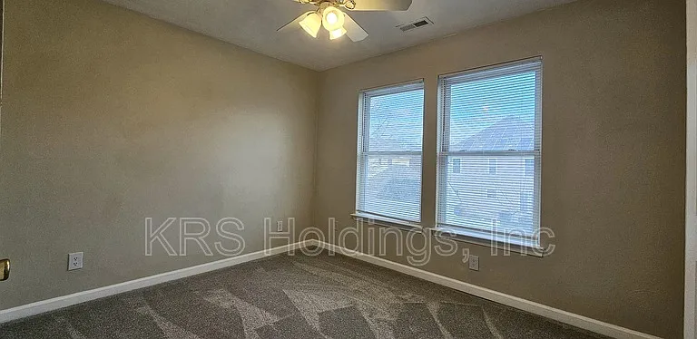 820 Maltby Cres — Photo 25