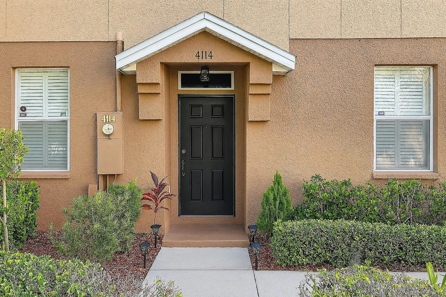 3 bed, 1588 sqft, $2,200 — Photo 2