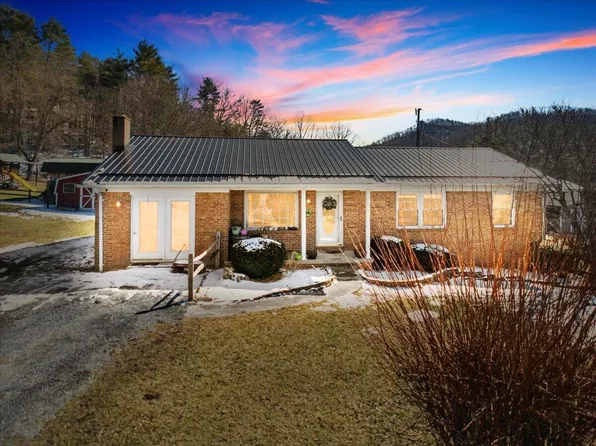 156 Mountain Crest Dr, White Sulphur Springs, WV 24986